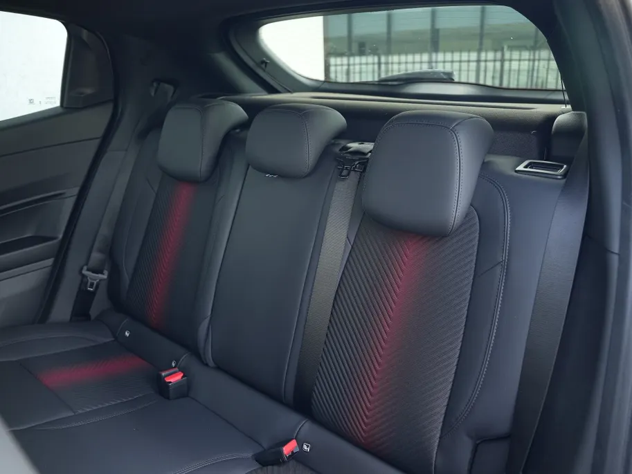 Alfa Romeo Junior Elettrica Speciale 54 kWh | Techno Pack | Navi | Camera | 18'