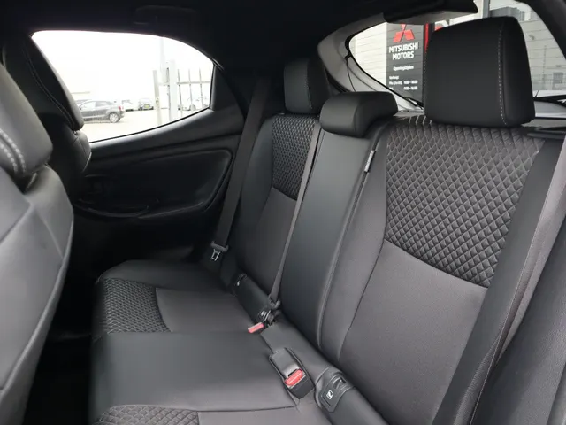 Toyota Yaris 1.5 Hybrid 130 Executive JBL | Head-up | Stuur en stoelverwarming VERKOCHT