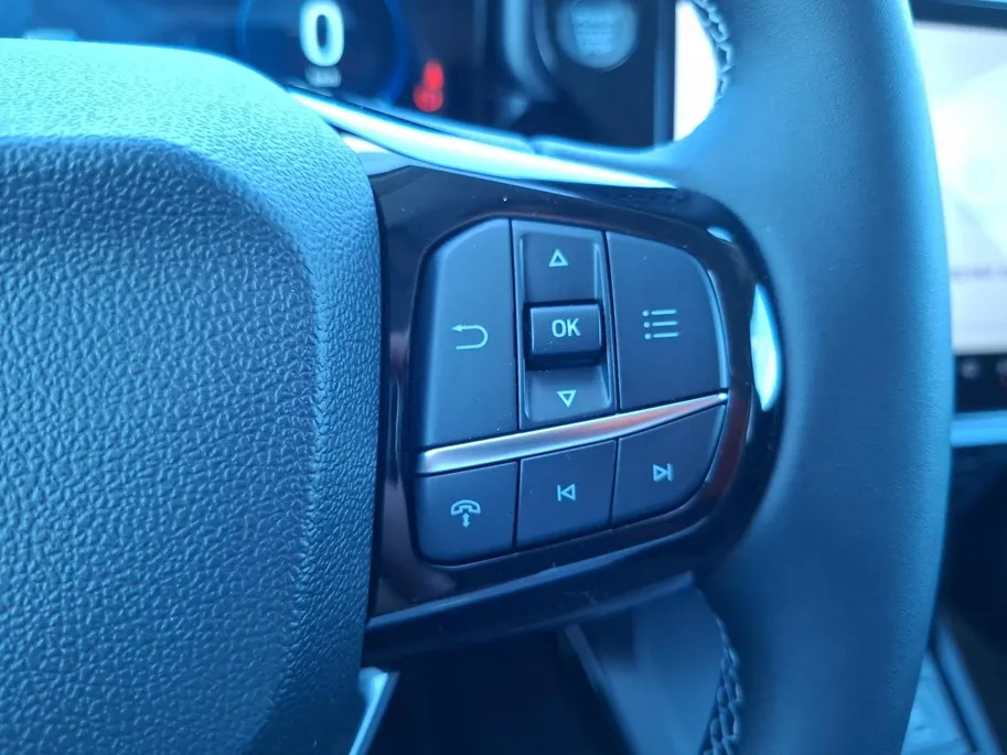 Ford Puma 1.0 EcoBoost Hybrid Titanium | !gratis upgrade naar automaat! | Winterpack | Afn. Trekhaak | Camera | Climate Control | Apple Carplay&Android Auto | Nieuw op voorraad!