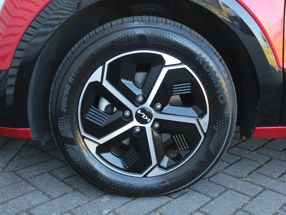 Kia Niro 1.6 GDi Hybrid DynamicLine | Camera | Cruise adapt. | Clima | 16' LM | Navi | Keyless |
