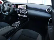 Mercedes-Benz A-Klasse 180 Business Solution AMG l Panorama dak l Keyless l AMG Line l