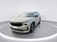 Škoda Kodiaq Sportline Business 1.5 TSI PHEV 150 kW / 204 PK | Steel Grey | 19'' tirsuli aero velgen | Trekhaak wegklapbaar | 4000,- inruilvoordeel!!