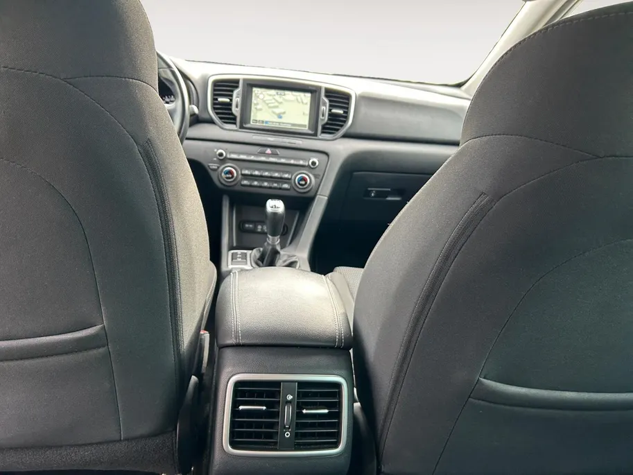 Kia Sportage 1.6 GDI DynamicLine Nu met 12 maanden garantie! Zeer mooie uitvoering!