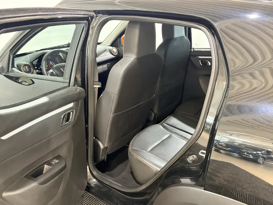 Dacia Spring Comfort Plus 27 kWh Automaat | 1e eigenaar | Navi | Bluetooth | Apple CarPlay/Android Auto | Lichtmetalen Velgen | Parkeersensoren | Airco | Elektrische Ramen |