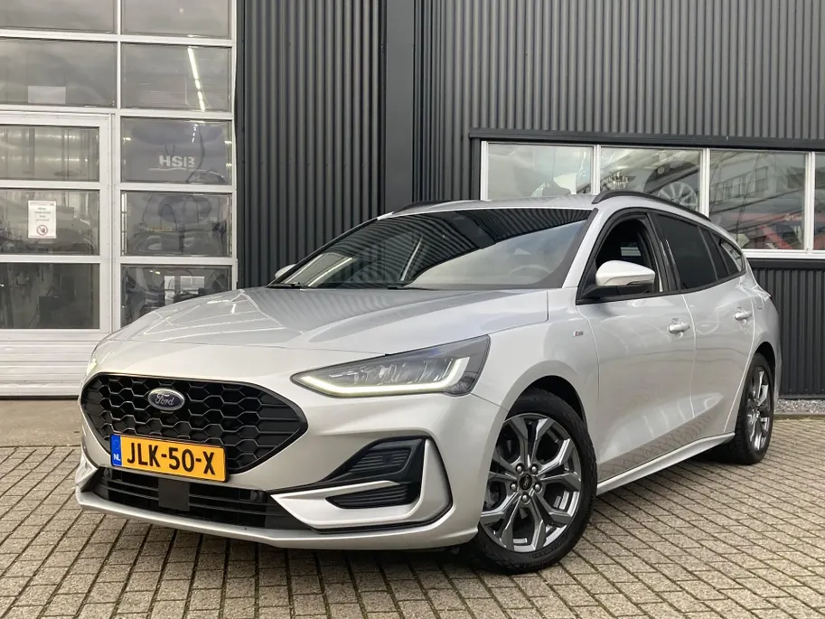 Ford Focus 1.0 EcoBoost Hybrid 125 pk ST Line Wagon SYNC4  Groot Navigatie touchscreen -Winter Pack-Parkeersensoren voor en achter