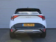 Kia Sportage 1.6 T-GDi Hybrid DynamicPlusLine | Stuur-/stoelverwarming | Elek. stoelverstelling + achterklep | Schuifdak | 18' LM | Matrix LED | Cruise adapt. | Camera |