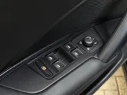 Volkswagen Tiguan 1.5 eTSI R-Line Business | Elektrisch wegklapbare trekhaak | Stoelmassage | Elektrisch bedienbare achterklep | Achteruitrijcamera | Parkeersensoren voor- en achter | Navi | Adaptive cruise control | Sportstoelen