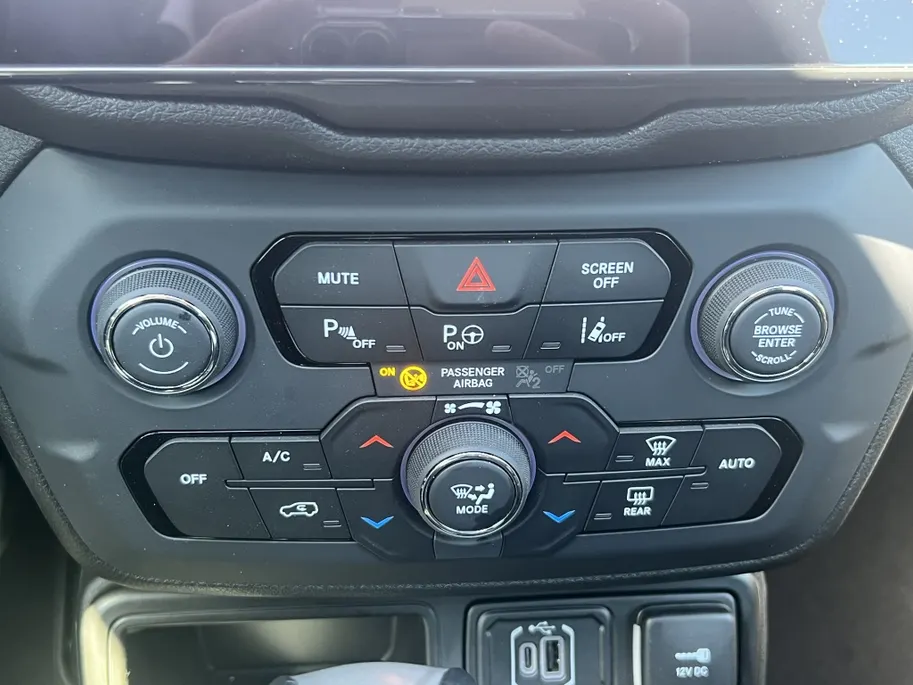 Jeep Renegade 1.5T e-Hybrid 130 PK Altitude | Pano | Tech Pack