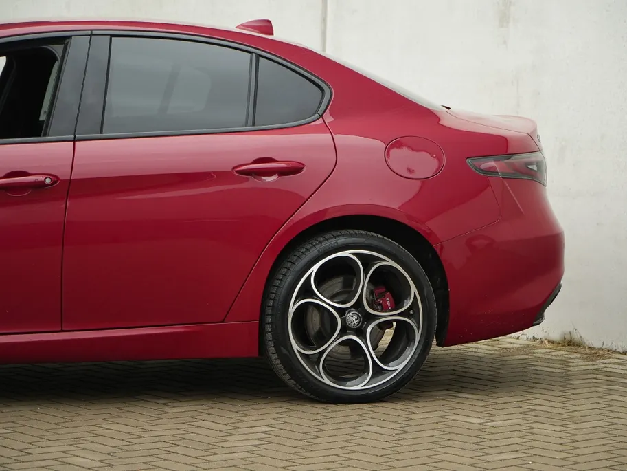 Alfa Romeo Giulia 2.0 Turbo 280 PK Competizione Q4 AWD | Harman | Veloce | 19' VERKOCHT