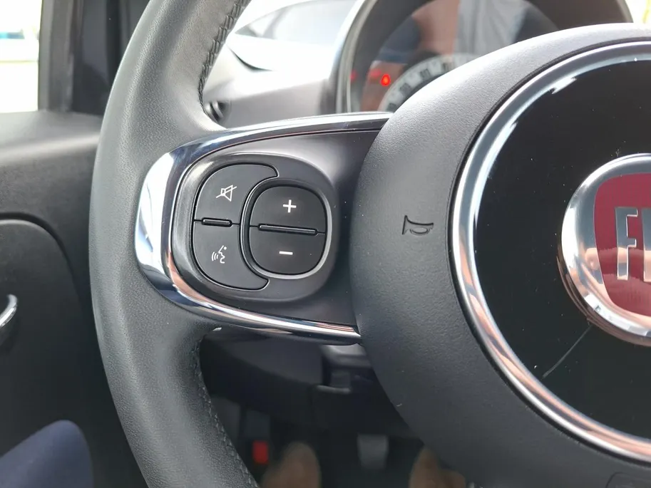 Fiat 500 Club | 1.0 Hybrid | Tech Pack | airco (automatisch) | Apple Carplay / Android Auto | Regensensor | 12 maanden Bovag garantie
