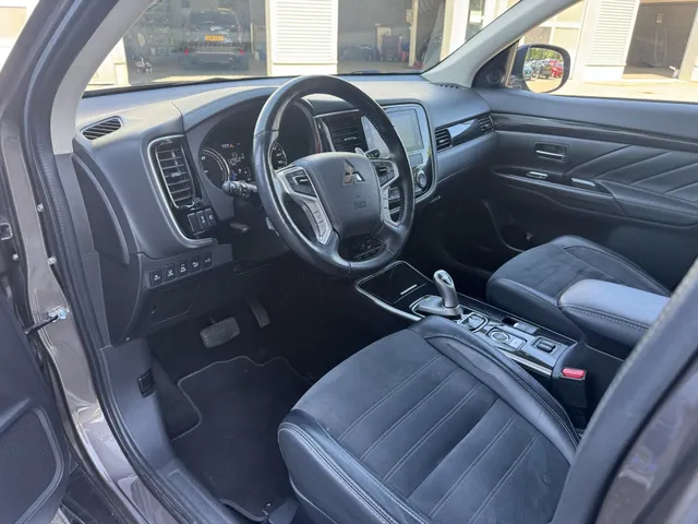 Mitsubishi Outlander 2.0 PHEV Executive | Trekhaak