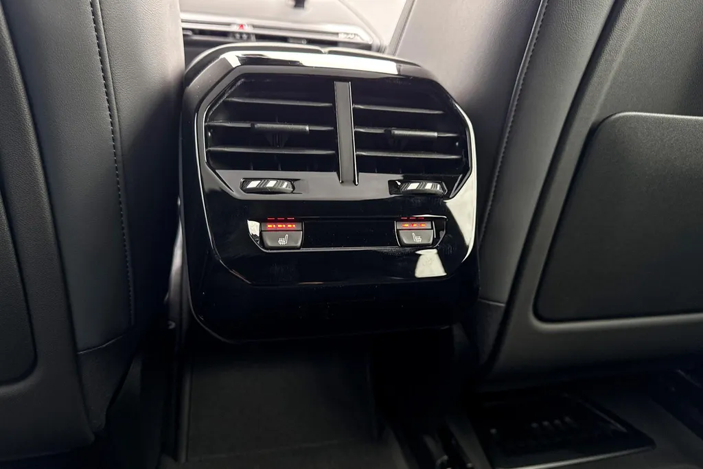 BMW iX xDrive60 112 kWh