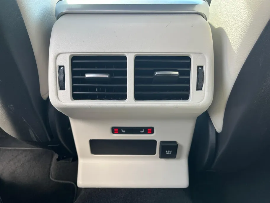 Land Rover Range Rover Velar 2.0 P400e S |Meridian Audiosysteem|Elektrisch bedienbare achterklep| Dodehoek detectie| Trekhaak| 12 maanden Bovag Garantie|