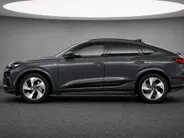 Audi Q6 e-tron Sportback S edition 83 kWh 252 PK · Glazen panoramadak · Trekhaak elek. wegklapbaar · Optiekpakket zwart