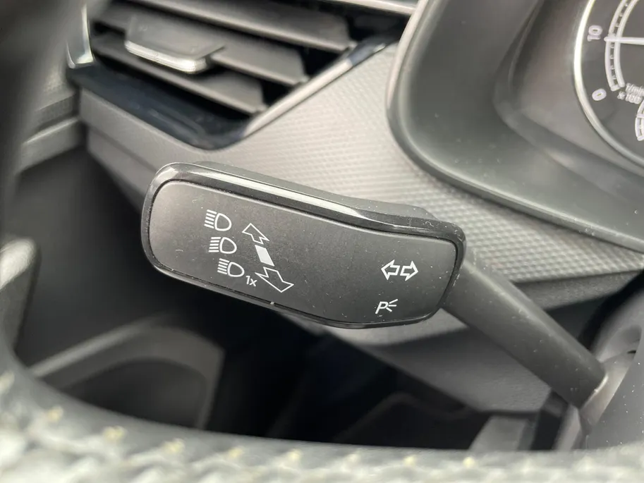 Škoda Kamiq 1.0 TSI Active *Navi via Carplay*Parkeersensoren*Cruise Control*Airco*LM.Velgen*Leuke auto!