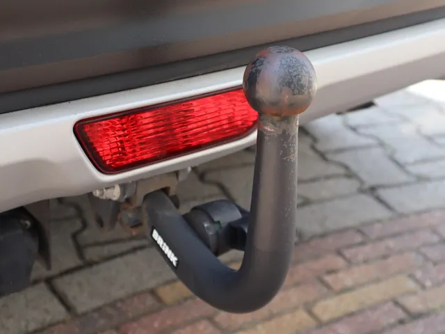 Suzuki S-Cross 1.4 BoosterJet Hybrid Select | Carplay | Trekhaak | All Seasons VERKOCHT