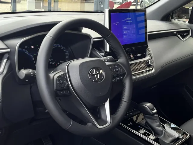 Toyota Corolla Cross Hybrid 140 Dynamic | All Seasons