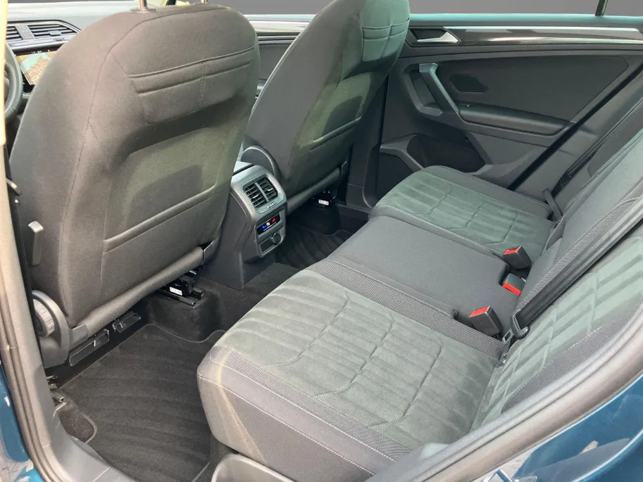 Volkswagen Tiguan 1.5TSI 150PK DSG Elegance · Panoramadak · Trekhaak · Camera + Parkeersensoren · Dodehoeksensoren · Apple/Android Car Play ·