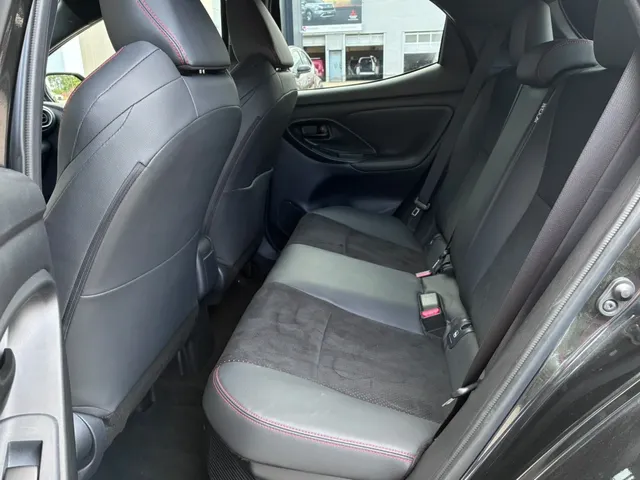 Toyota Yaris 1.5 Hybrid GR Sport | Stoelverwarming | Camera | Carplay |
