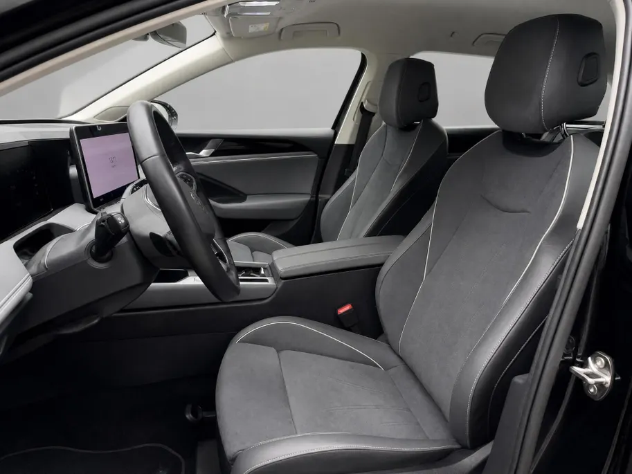 Volkswagen Passat Variant 1.5 eTSI 150pk DSG Business · Camera · Keyless · Apple/Android Car Play · Elek. Voorstoel · Elek. Achterklep · 17'' Inch · Garantie t/m 28-03-2028 of 100.000km