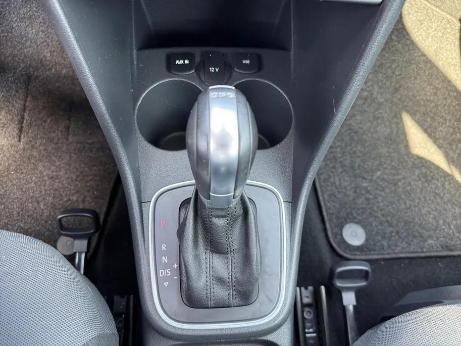 Volkswagen Polo 1.0 Bluemotion Edition | NL auto | Automaat | Parkeersensoren voor en achter | 15' lichtmetalen velgen | Cruise control | Airco | Elektrische ramen voor en achter | Bluetooth | Bovag garantie |