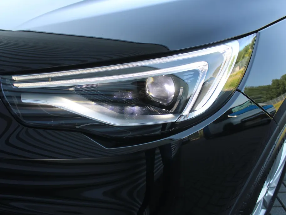 Opel Grandland X 1.2 Turbo Business Elegance | Camera | Telefoonlader | Clima  | Dodehoek detectie | Cruise | Navi | LED | 17” LM | Half stof/leer |