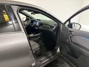 Renault Captur 160PK E-Tech Full Hybrid Techno Automaat | Camera | Parkeersensoren | Adaptive Cruise Control | Climate Control | Apple CarPlay/Android Auto | Full LED | Licht & Regen Sensor | Lichtmetalen Velgen |