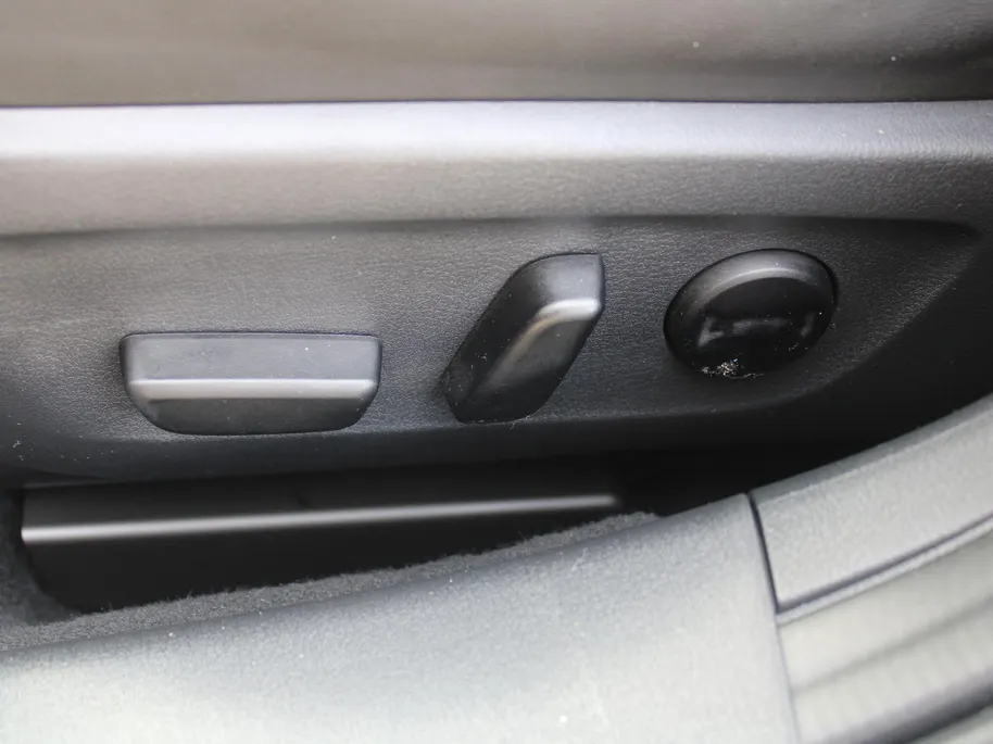 Mazda 3 2.0 e-SkyActiv-X M Hybrid 6MT 186PK Exclusive-line | Leder | Heads-Up Display | Keyless | Bose Audio | 360° Camera | Elek. stoelverstelling + geheugen | Navi |