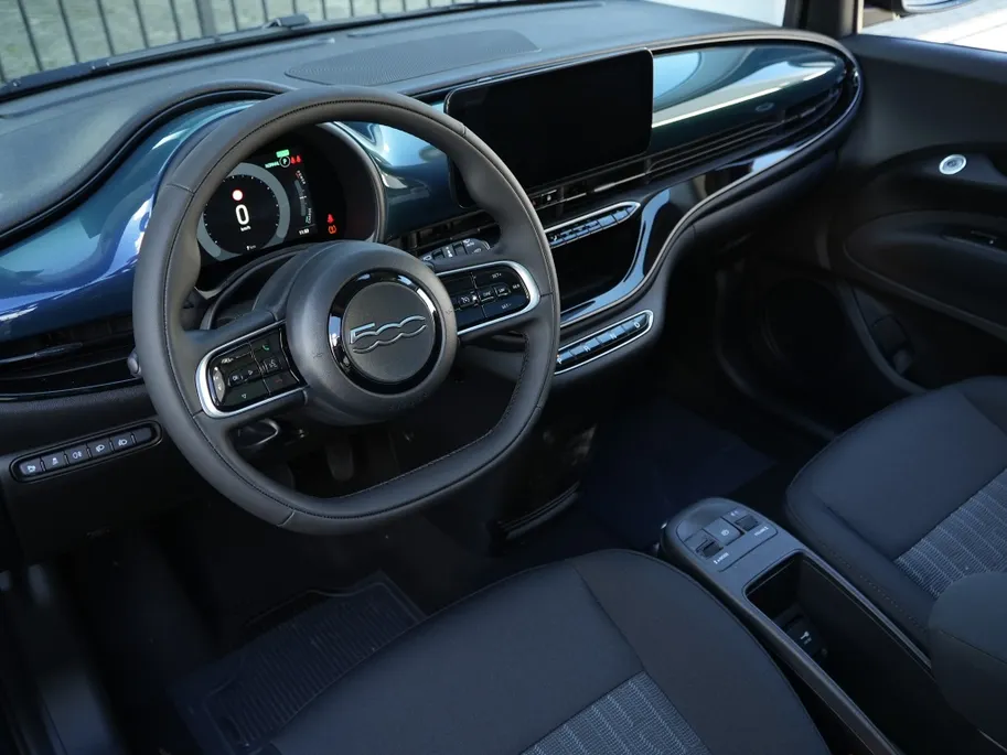 Fiat 500e Icon 42 kWh | Pano | Style | Camera | Comfort | Carplay | 17'