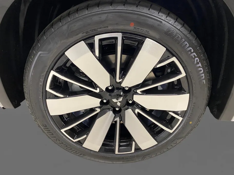 Mitsubishi Outlander 2.4 PHEV | INSTYLE + | DIRECT LEVERBAAR| ZWART DAK | PRIJS INCL €6.000,- VOORRAAD KORTING