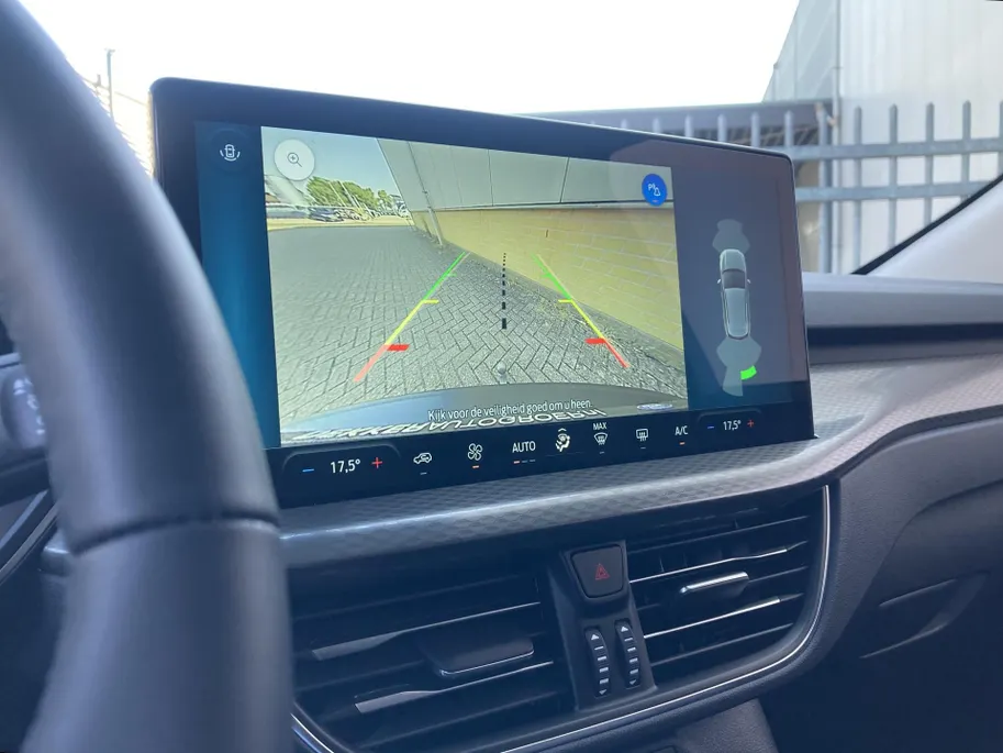 Ford Kuga 2.5 PHEV Titanium Elektrisch wegklapbare trekhaak - Draadloos opladen telefoon - Navigatie - Camera - DEMO