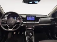 Kia Stonic 1.0 T-GDi MHEV GT-PlusLine Meest luxe uitvoering | 1e Eigenaar | Panorama dak | Dealer onderhouden | Cruise Control Adaptief | Carplay | Metallic lak | Fabrieksgarantie t/m 10-5-2030 + 3x 1 jaar* | NAP