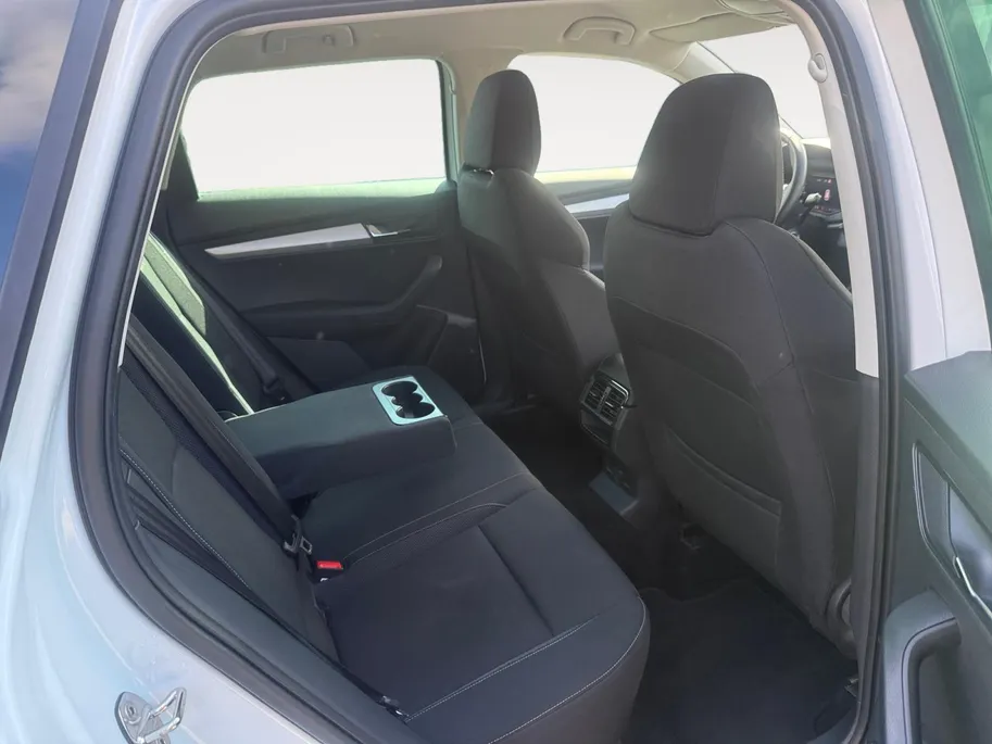Škoda Karoq 1.5 TSI ACT Business Edition | Automaat | Apple Carplay/Android Auto | Parkeersensoren V+A | Climate Control | Cruise Control | DAB | Stuurbediening