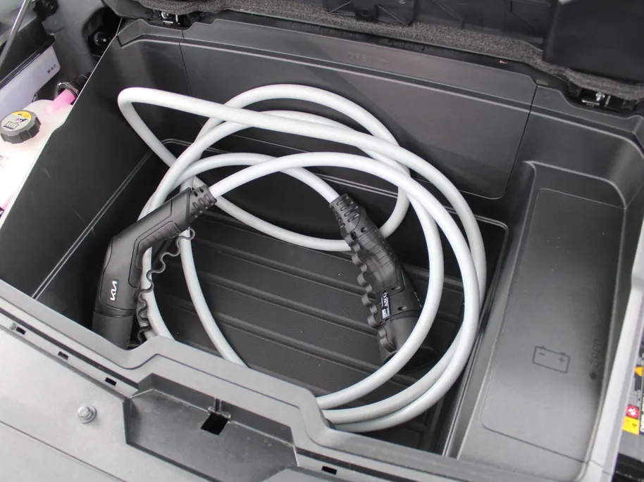 Kia EV6 Edition Advanced 77.4 kWh | Stuur-/stoelverwarming | BTW | Camera | Cruise adapt. | Elektr. achterklep + stoelbediening | 20' LM | 17% bijtelling |