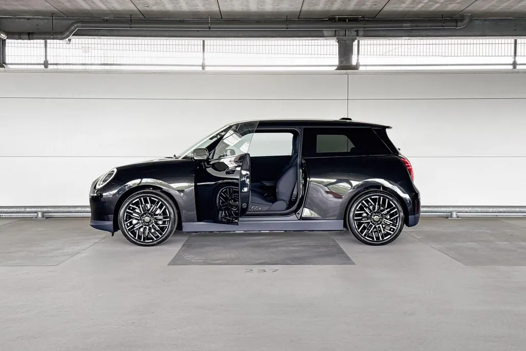 MINI Cooper 3-deurs Electric Cooper SE Paul Smith Ed. XL 54.2 kWh