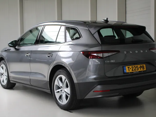 Škoda Enyaq iV 60 Navigatie | Parkeercamera | Climate Control | Cruise Control | 92% SoH