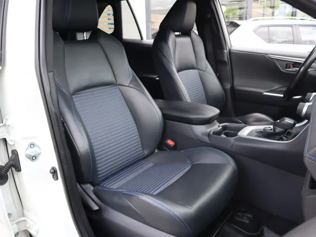 Toyota RAV4 2.5 Hybrid AWD Bi-Tone