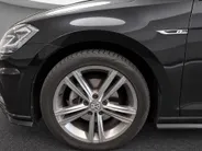 Volkswagen Golf 1.5 TSI 150pk DSG Highline Business R · Apple/Android Car Play · Afneembare Trekhaak · Navigatie · Virtual Cockpit · 17'' Inch · R-line ·