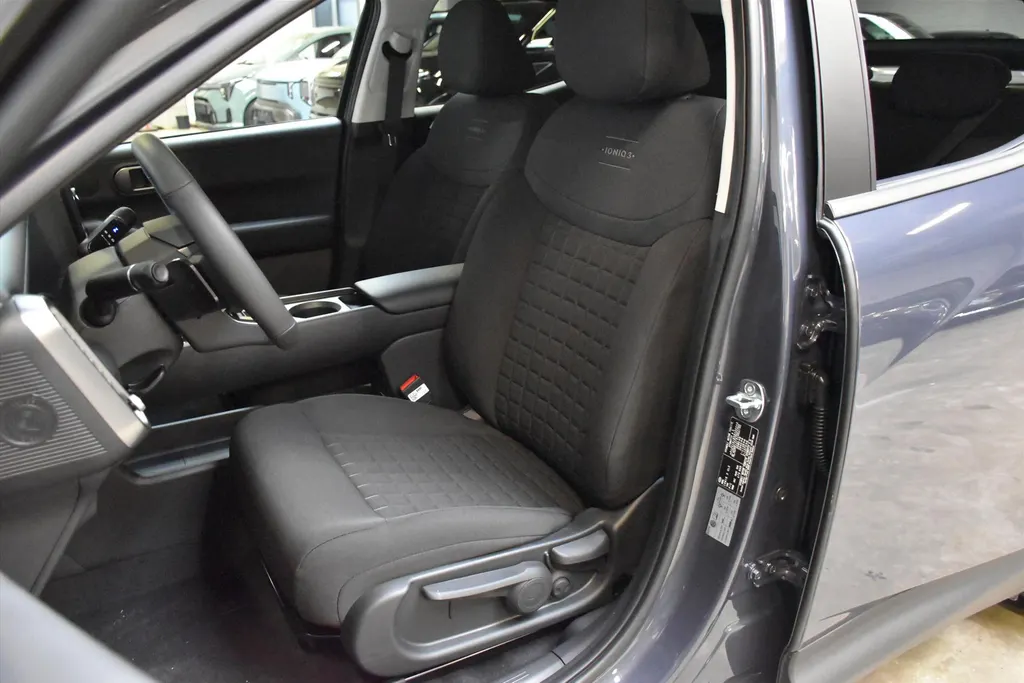 Hyundai IONIQ 3 42 kWh 147pk Vision I 750,= introductie voordeel
