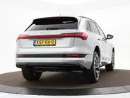 Audi e-tron 55 300kW/408PK S Line 95Kwh · SOH 94,6% · Panoramadak · Leder/Alcantara · 360°Camera + Parkeersensoren · Stoelverwarming ·