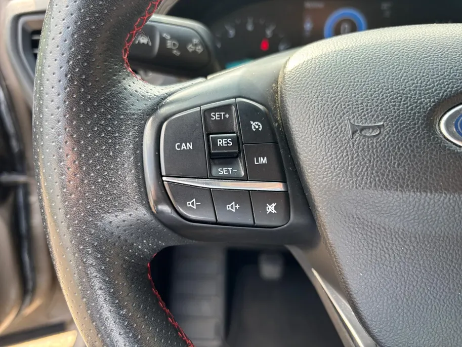 Ford Focus 1.0 EcoBoost ST Line Business 125PK | Winter Pack | Comfort Pack | Privacy Glass | Climate Control | Keyless Entry