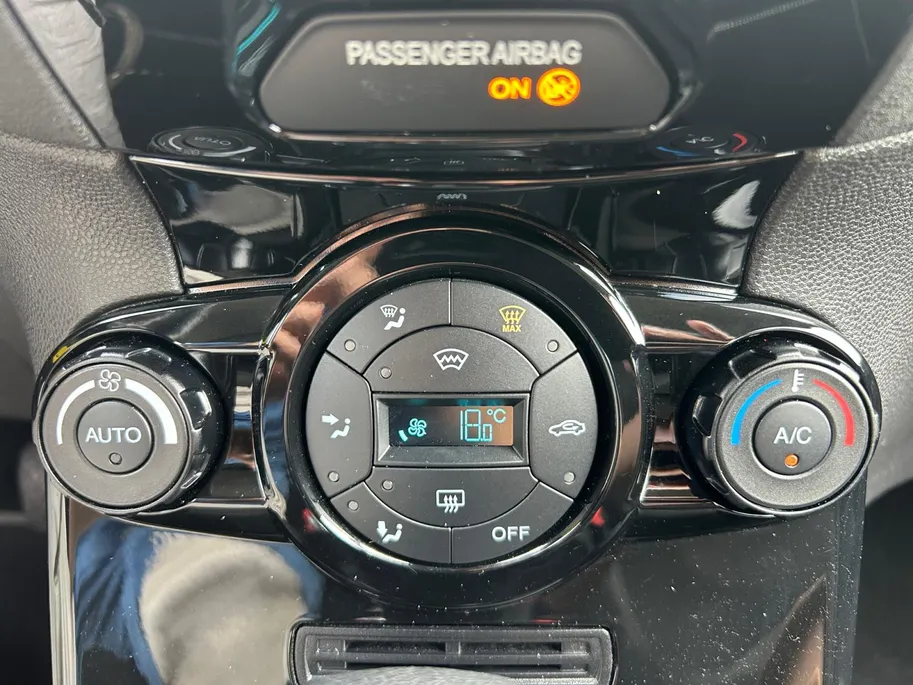 Ford Fiesta 1.0 EcoBoost Titanium |Automaat| Navigatie| Voorruitverwarming| lichtmetalen velgen 16'| 12 maanden Bovag garantie|