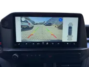 Ford E-Transit Custom 320 L1H1 Trend 71 kWh | Uit Voorraad Leverbaar | 344km WLTP Rijbereik | Achteruitrijcamera | Cruise Control | Parkeersensoren voor en achter | Verwarmbare Stoel en bijrijdersbank | Voorruitverwarming | Apple Carplay & Android Auto