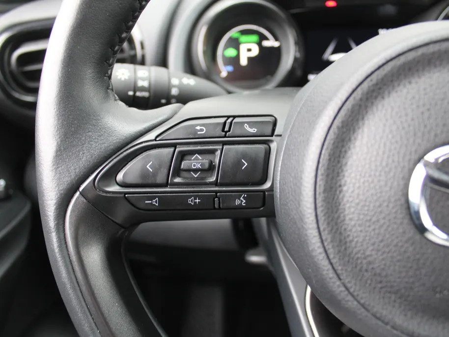 Mazda 2 Hybrid 1.5 Select | 16' LM | Stoel- & stuurverwarming | HUD | Camera | Dodehoek sensor |