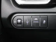 Kia Ceed 1.5 T-GDi GT-Line | Stuur-/stoelverwarming | Schuifdak | Cruise adapt. | Camera | 17' LM | LED | Dodehoek sensor | Draadloze lader |