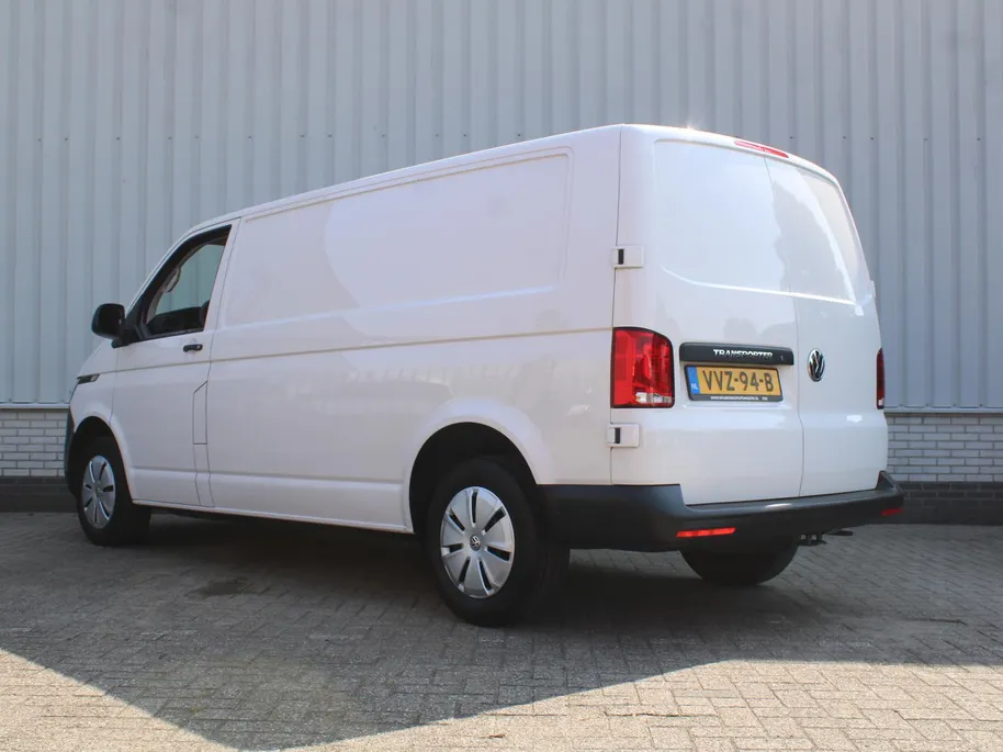 Volkswagen Transporter 2.0 TDI L2H1 28 Comfortline | 3-zits | Airco | Cruise | PDC | Apple Carplay | Android Auto | Volledig betimmerd |