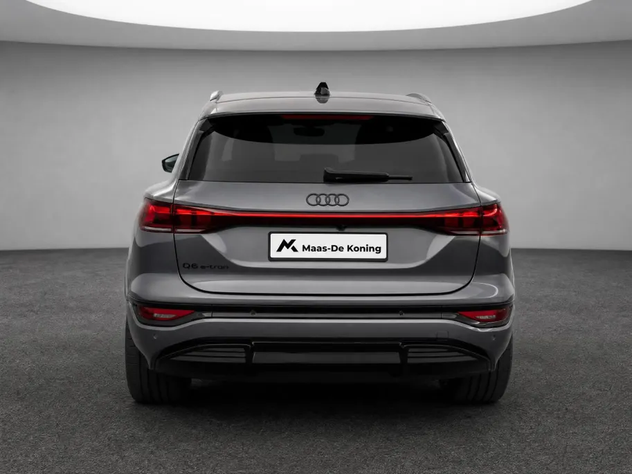 Audi Q6 e-tron S edition performance 100 kWh 306 PK · Tech pro · Glazen panoramadak · Trekhaak elek. wegklapbaar · Optiekpakket zwart