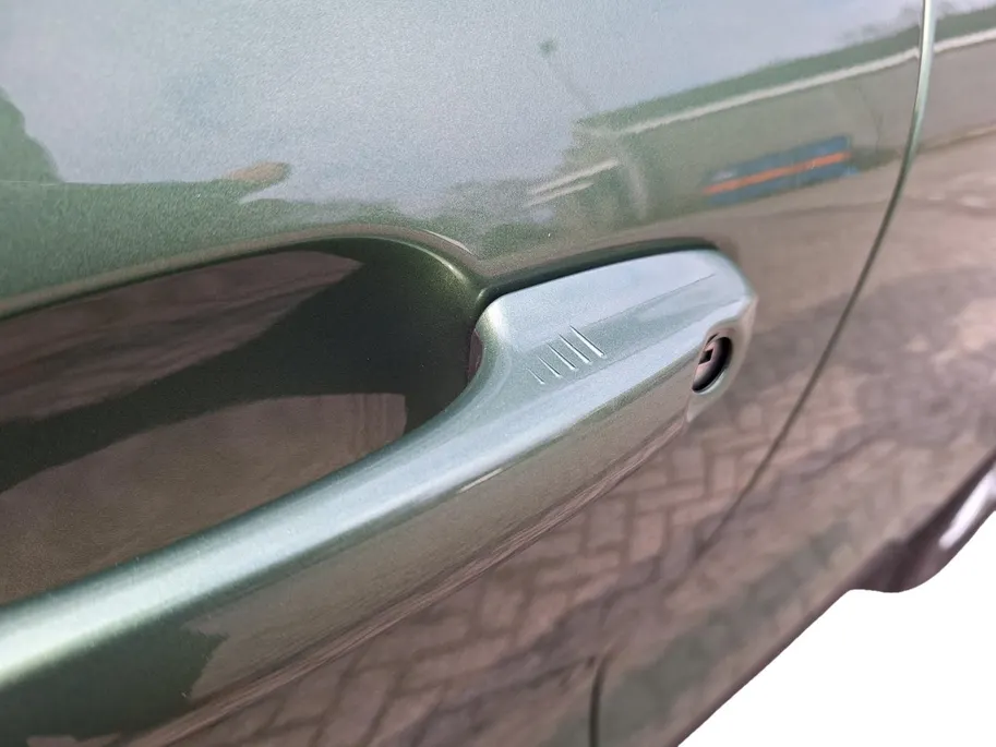 Ford Kuga 2.5 PHEV Titanium | Panoramadak | Camera | Navigatie | Climate Control | Draadloze Apple Carplay&Android Auto | 17' Lichtmetaal | Parkeersensoren |