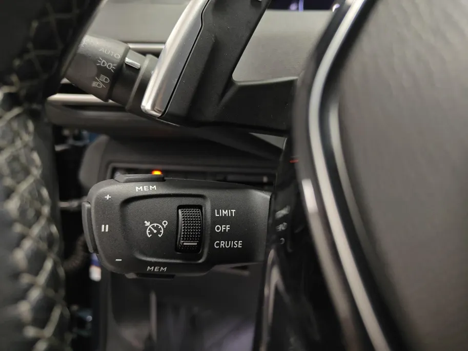 Peugeot 3008 1.2 PureTech Allure Avantage | Navi | Camera | Apple CarPlay/Android Auto | Climate Control | Cruise Control | Parkeersensoren | Lichtmetalen Velgen