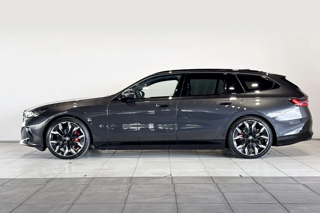 BMW i5 Touring eDrive40 Innovation Pack M Sportpakket Pro